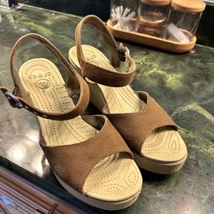 Crocs women’s wedges brown size 10